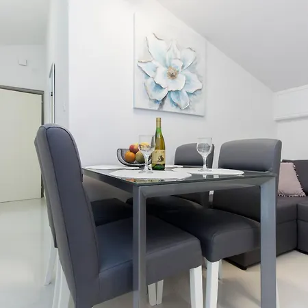 Vesna By Interhome Apartmán