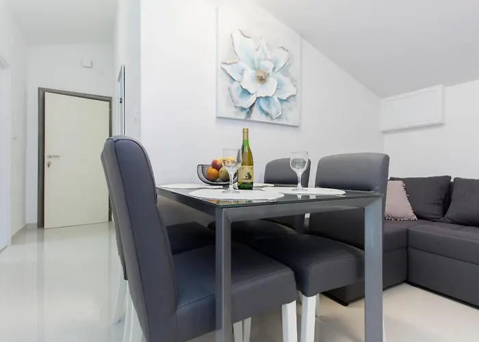 Apartment Apartmani Vesna Grebastica By Interhome Apartament